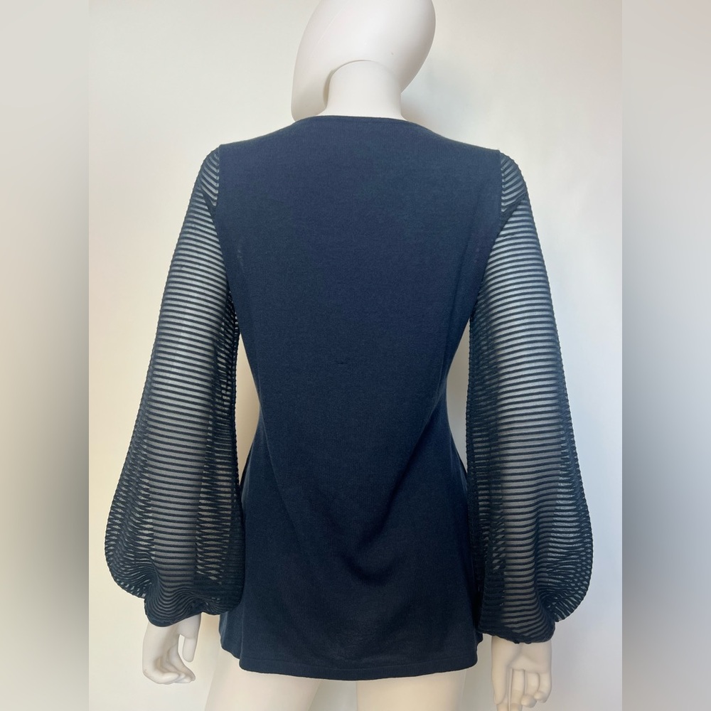 NEIMAN MARCUS Blue Balloon Sleeve Cashmere Silk
Wool Sweater Size Medium‎